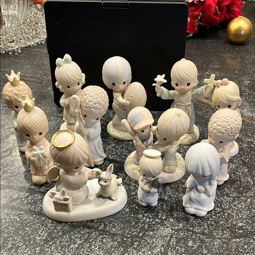 Precious Moments White and Cream Decor Accents